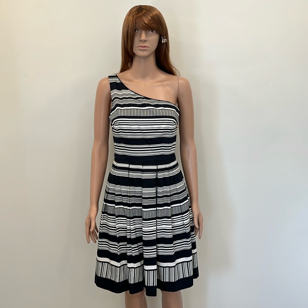 NWOT White House / Black Market Midi Dress